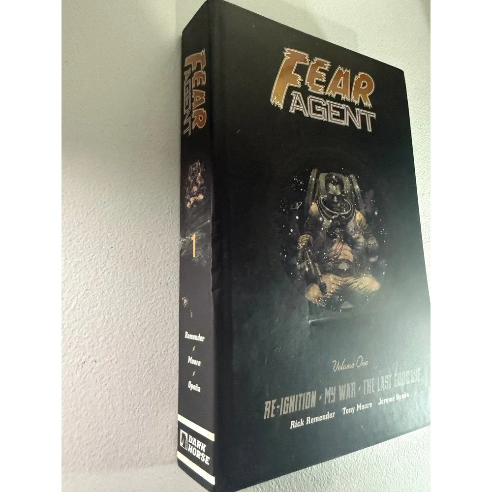 Fear Agent Library Edition Vol1 Hardcover Signed Tony Moore Remender Dark Horse